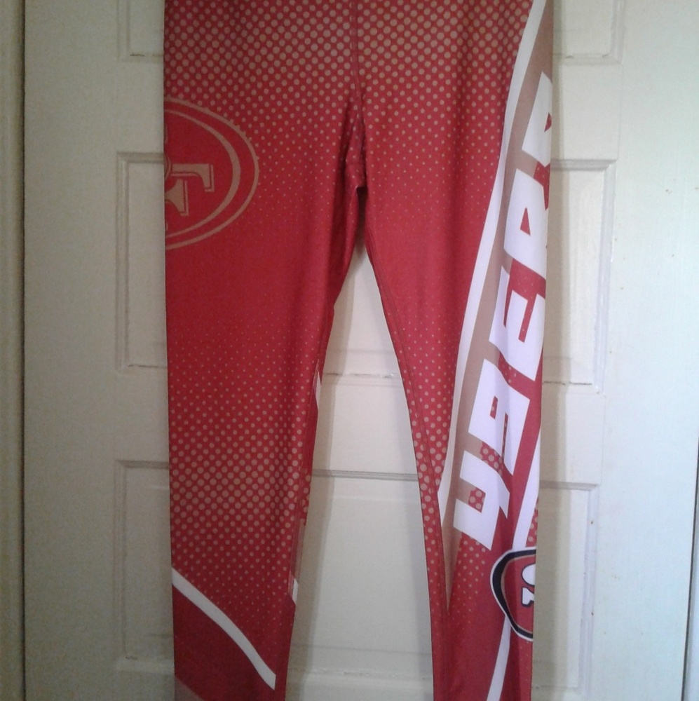San Francisco 49ers leggings.